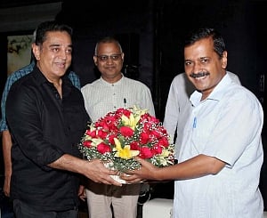 Kejriwal invites Kamal to joint active politics