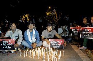 BHU admin indicted in  Commissioner's report