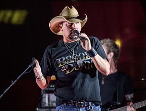 Aldean cancels weekend gigs in wake of las Vegas shooting