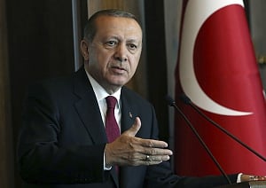 Turkey troops, Syria jihadists exchange fire on border