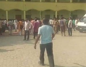 300 school children taken ill after inhaling toxic gas