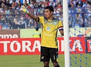 Indonesian goalkeeper dies after mid-game collision