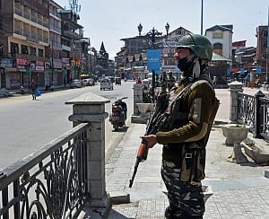 Separatist-sponsored strike disrupts normal life in Kashmir