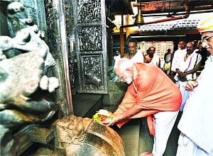 'Cong speaking Pak language'