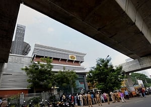IT raids on Sasikala's kin, associates enter 3rd day