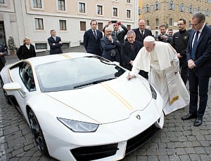 Pope auctions lamborghini to rebuild Christian Iraq