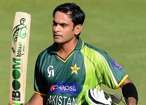 Pakistan's Hafeez will re-work on bowling action in England