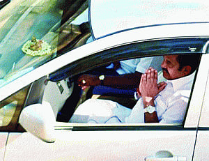 For Palaniswami, it will be a crown of thorns