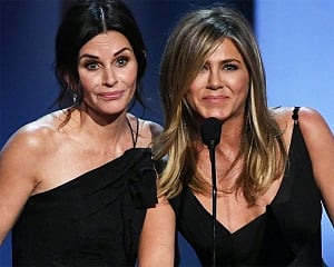 'Friends' co-stars Aniston, Cox reunite