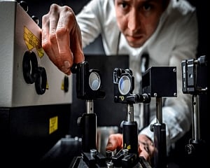 'World's fastest camera can see light in slow motion'