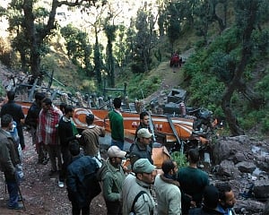 10 killed as minibus falls into gorge in J-K