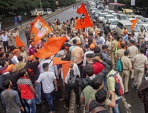 Amid quota stir, Maha govt offers sops to Maratha youth
