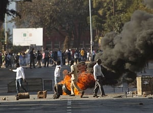 Riots shake Zimbabwean capital as election results delayed