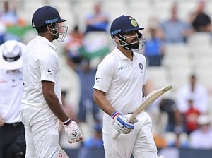 Kohli scores half century but India struggle to 160/6 at tea