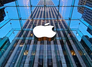 Apple becomes 1st trillion-dollar company