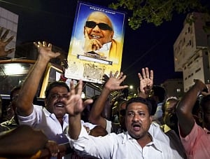 Karunanidhi remains critical, Stalin meets CM