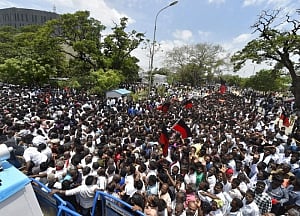 Karunanidhi's final journey to start at 4 p.m. from Rajaji Hall