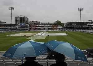 Rain stops play on day 2 in 2nd Test