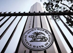 RBI net sells USD 6.184 bn of US currency in June