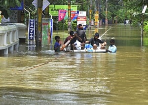Kerala floods toll reaches 180, rescue operations continue