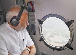 PM salutes 'fighting spirit' of people of flood-hit Kerala