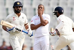 India 82/3 at lunch on Day 1