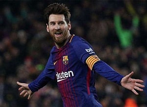 Messi 'sees things others don't' says Barcelona coach