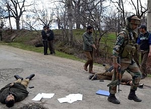 Four policemen gunned down by militants