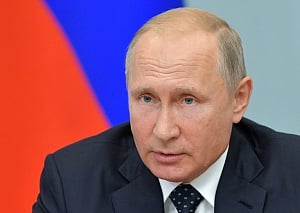 Facing protests, Russia's Putin offers pension concessions