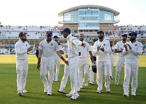 England opt to bat in 4th Test vs India