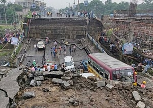 Bridge collapse sends road traffic haywire, train services hit Too