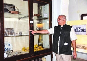 Burglars rob Nizam of his tiffin box, teacup!