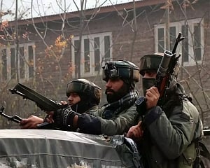 4 militants killed in Pulwama encounter