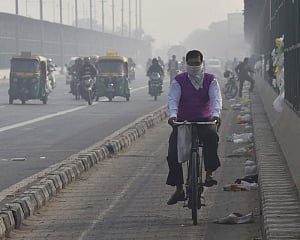 Air pollution cuts average Indian's life expectancy by over 4 years