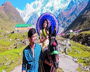 Arresting love story amid disaster