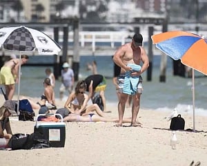 Australia swelters in record-breaking heatwave