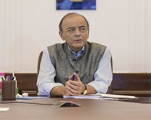 Banks, telcos could be allowed to use Aadhaar, says Jaitley