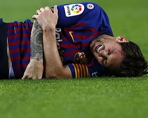 Barca victory tarnished as injured Messi set to miss three weeks