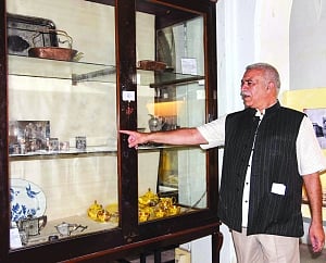 Burglars rob Nizam of his tiffin box, teacup!