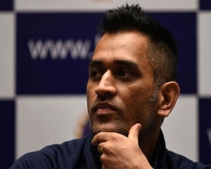Chairman of selectors left red-faced as Dhoni says "No" to Jharkhand's Hazare quarters