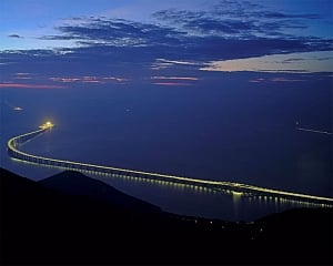 Chinese President opens world's longest sea-crossing bridge