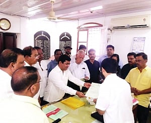 Cong bids to end Goa stalemate