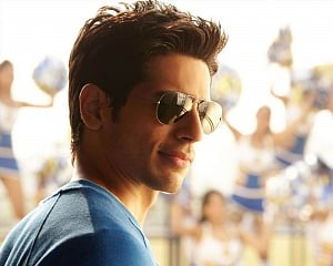 Fanboy in me for Big B, SRK will never die: Sidharth Malhotra