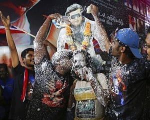 Fans celebrate 'Thalaivar's '2.0' release