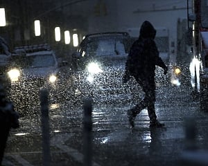 First snow in New York causes traffic disruption