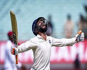 Fitness under scanner: Jadeja carrying shoulder stiffness from India,  indicates Shastri