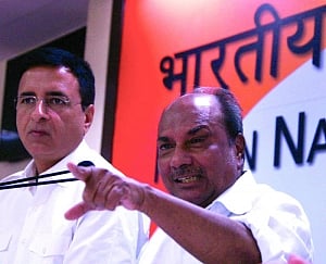 Govt hiding Rafale truth: Antony