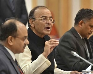 Govt to meet fiscal deficit target of 3.3 pc: Jaitley