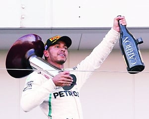 Hamilton romps to Japan win