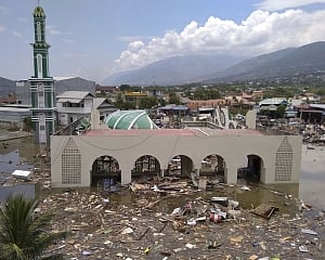 Hundreds killed in Indonesia quake-tsunami